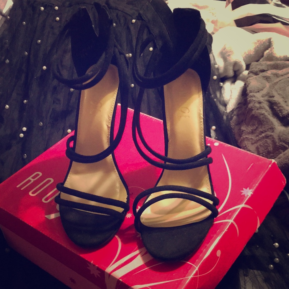 Black shoes